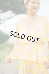 【50%off】リリーフラワートップス