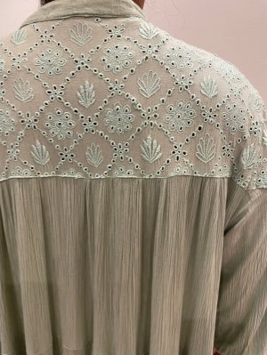 画像11: 【20％OFF】カットワークロングブラウス