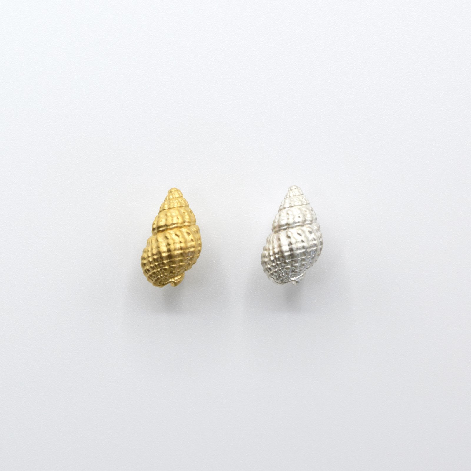 画像1: bisho ピアス12ヒメムシロ SILVER